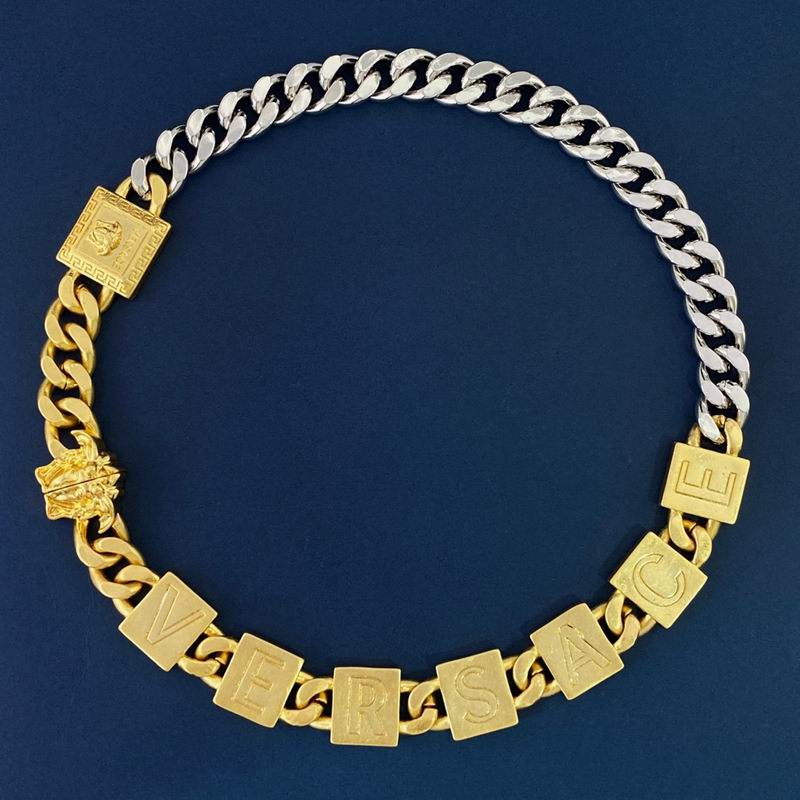 Versace necklace 06lyx32